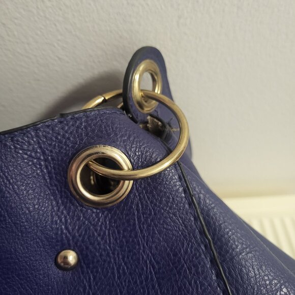 Large Deep NavySophisticated and Spacious!  Pebbled Tote - Gold Hardware - Picture 4 of 13